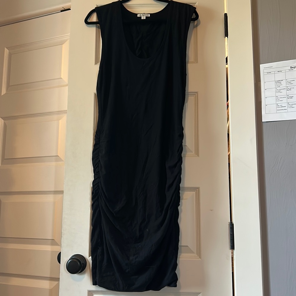 James Perse Womens skirt. Size-4. Color-Black